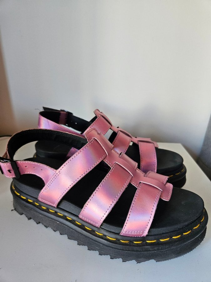 Dr martens top yelena iced metallic