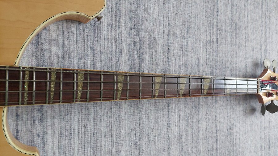 ベース GRECO RB-650 GNECO LOGO 1974 MIJ BASS Se produkter som liknar Greco RB650 Gneco 70-tal MIJ .. på Tradera