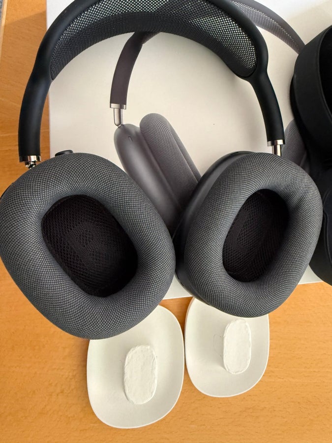 Apple AirPods Max Midnight Model A3184 - nyskick | Köp på Tradera