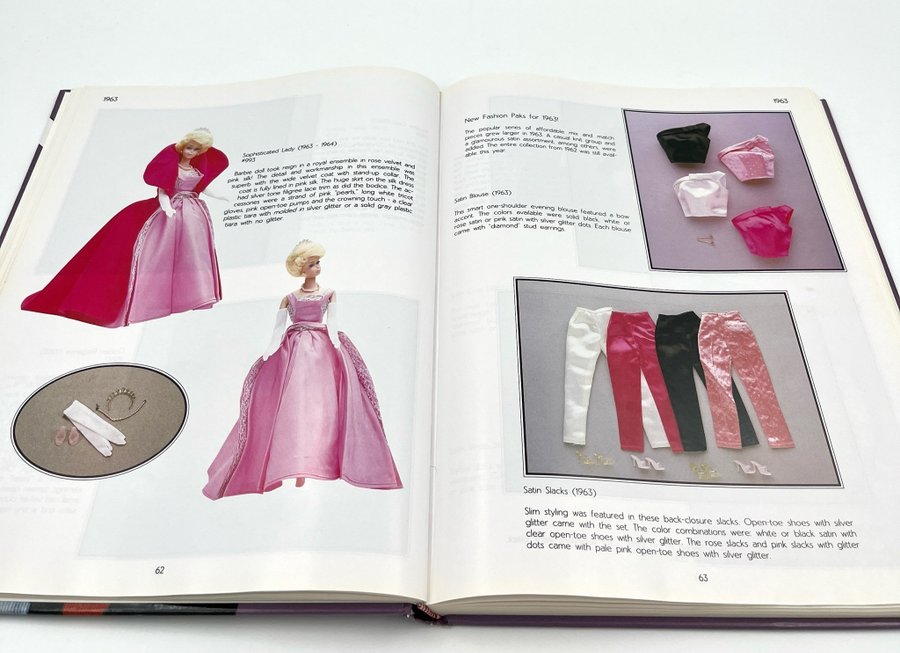 Barbie Fashion Vol.1 1959-1967 洋書 Barbie Fashion Vol. I 1959-1967 バービー洋書 - メルカリ