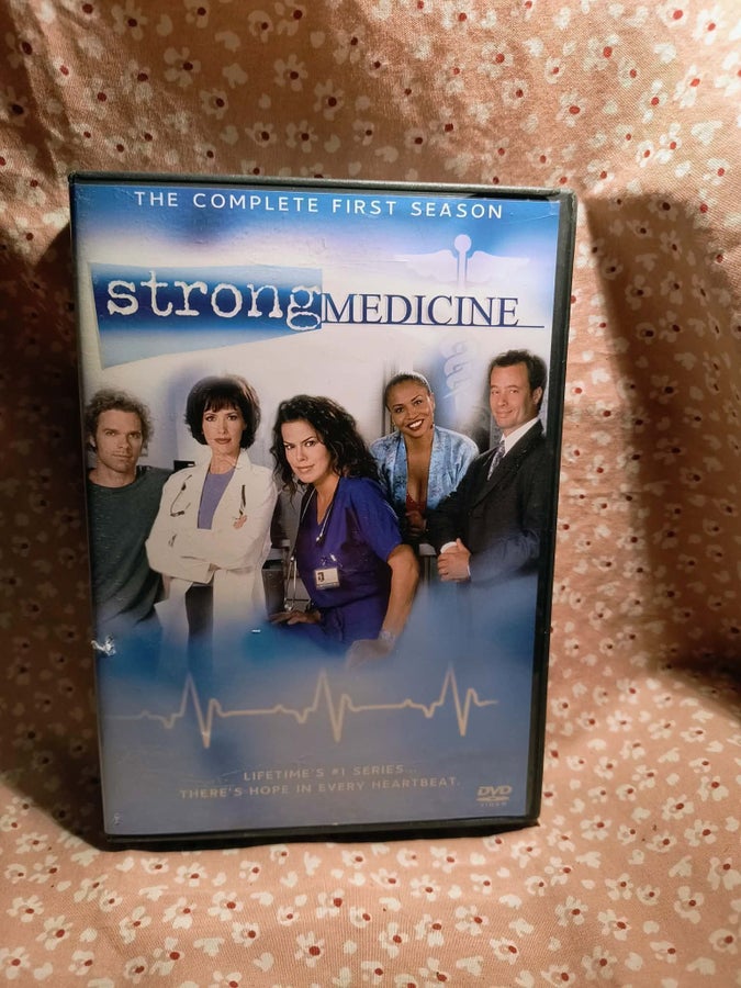 Strong Medicine - The Complete First Season (DVD) | Köp på Tradera