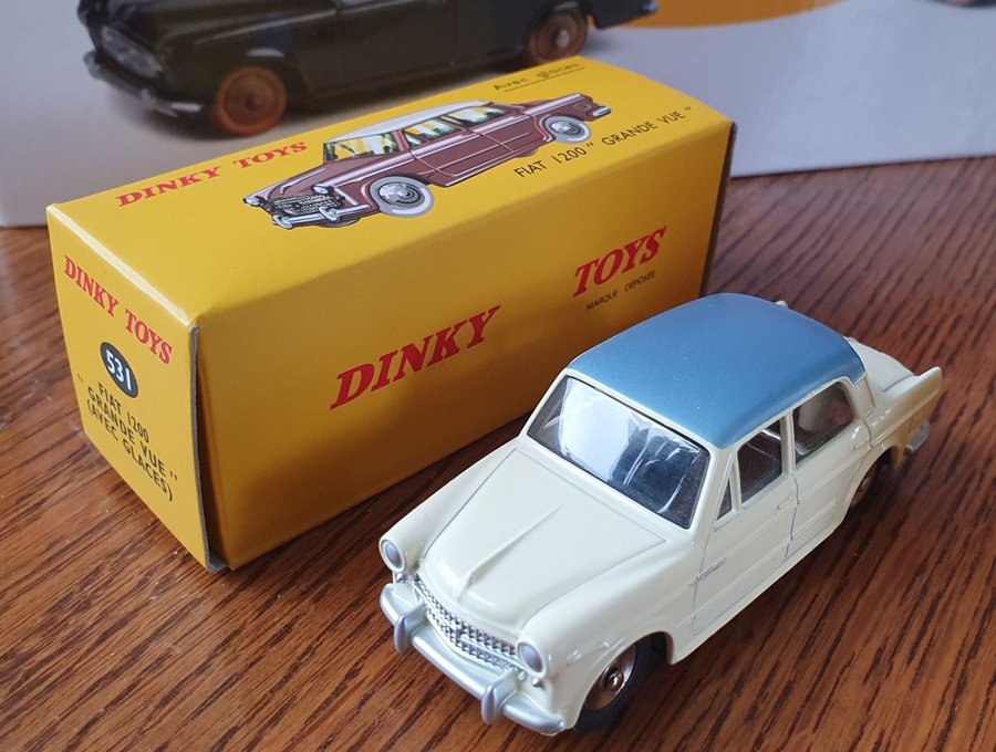 La Fiat 1200 Grande Vue De 1958 En Miniature Par Dinky Toys France Au 1 43e 6161