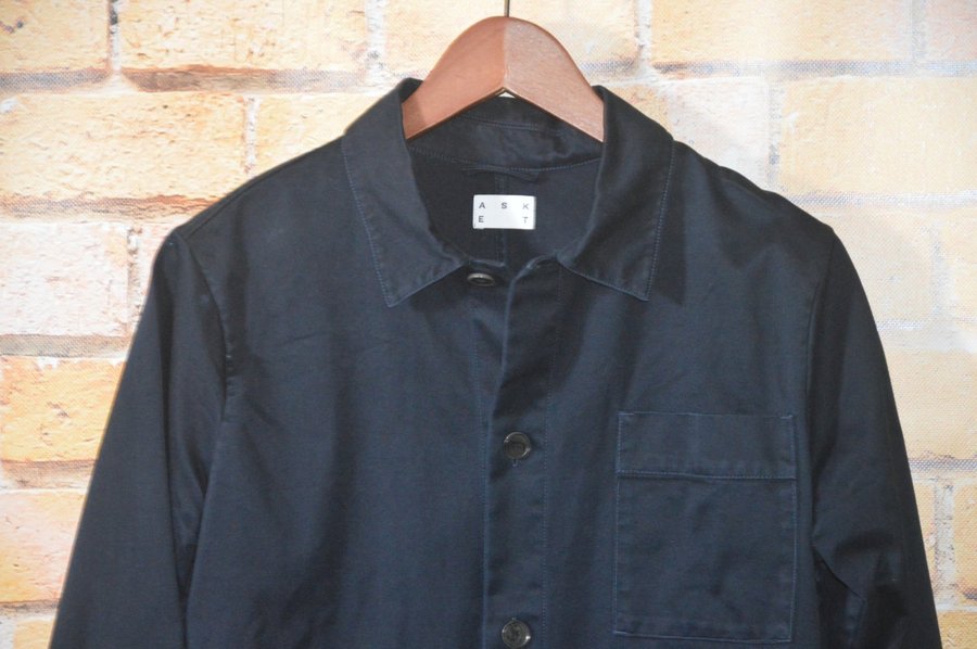 Se produkter som liknar ASKET overshirt XS på Tradera (694496942)