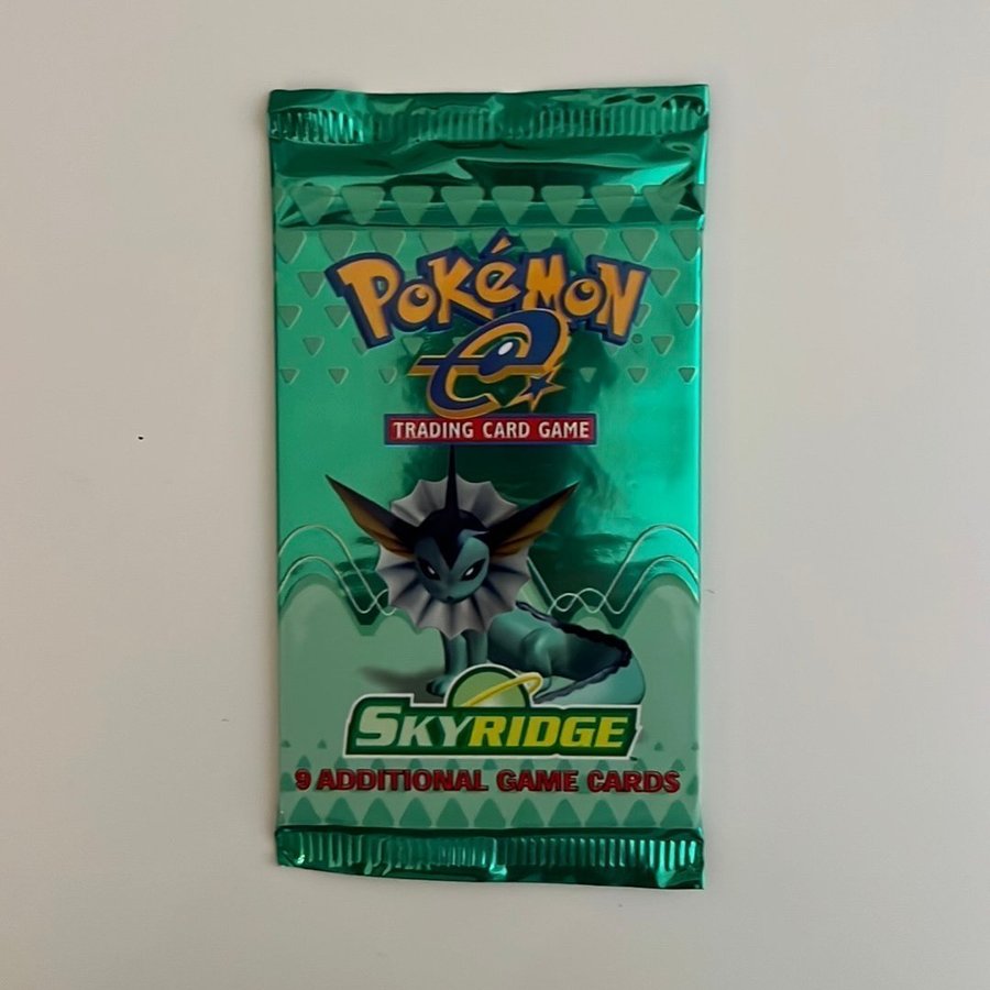 Se produkter som liknar Pokemon Skyridge Booster Pack.. p Tradera  (717764375)