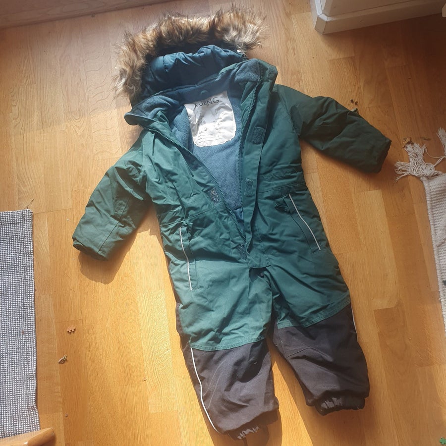 Se produkter som liknar Kuling grön overall, storlek 92 på Tradera ...