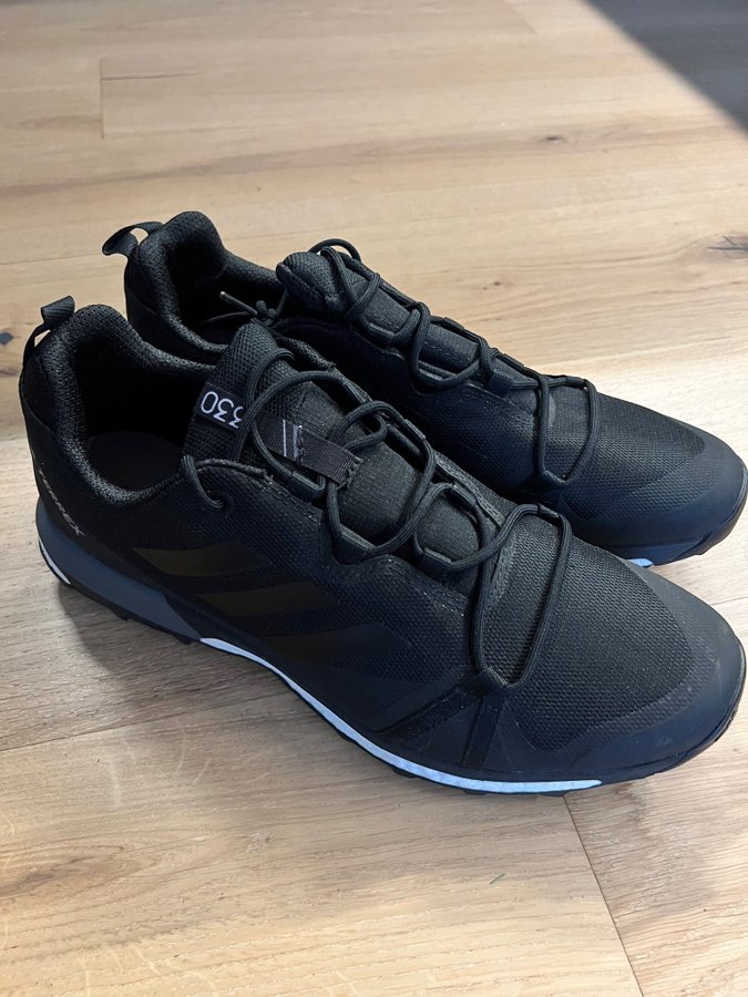 Adidas 330 deals terrex