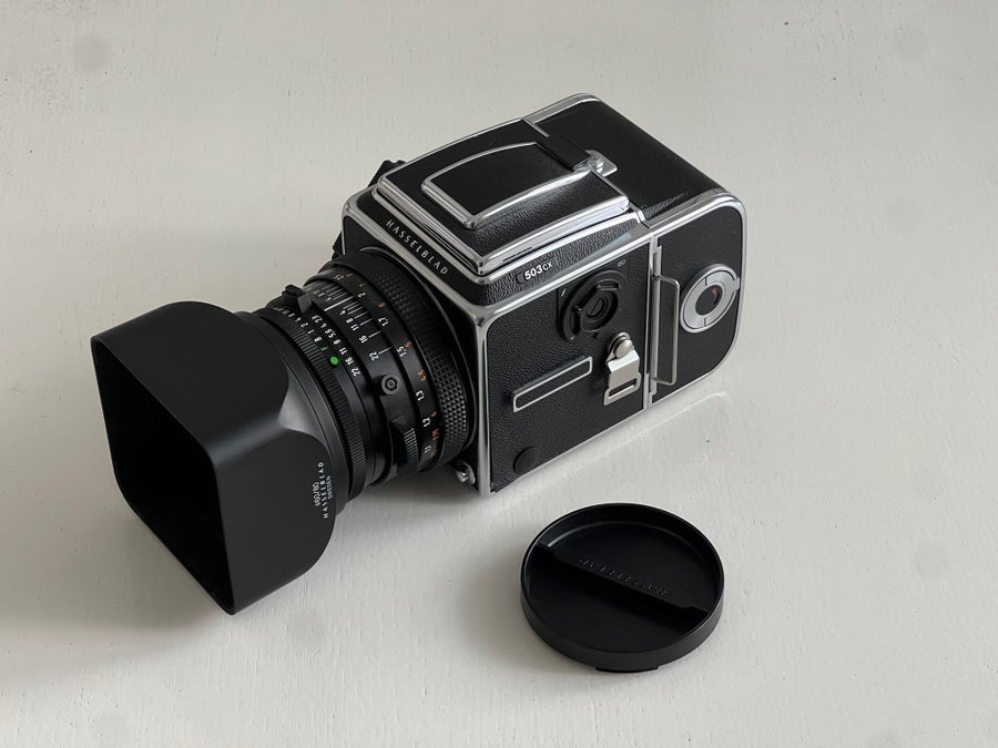 Hasselblad 503CX with Zeiss Planar 80mm f/2.8 C.. | Köp på Tradera