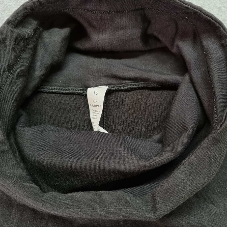 Lululemon go forward pullove. Kop fran Somemorestuff pa Tradera 647220510