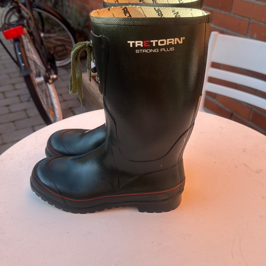 Se produkter som liknar Gummistövlar Tretorn strong på Tradera