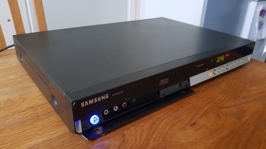 Se produkter som liknar SAMSUNG DVDHR734 DVDinspela.. på Tradera