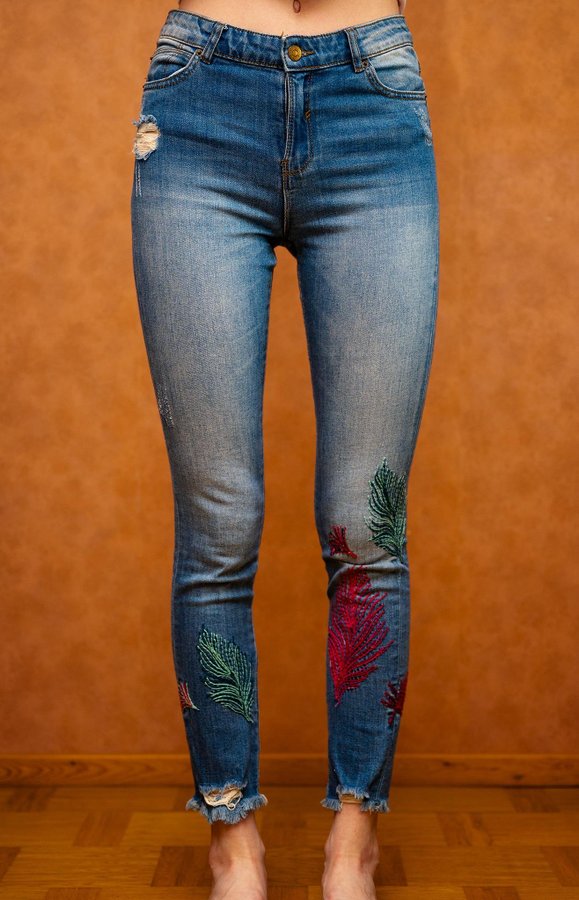 Se produkter som liknar Jeans med brodyr Jennyfer pa Tradera 635356517