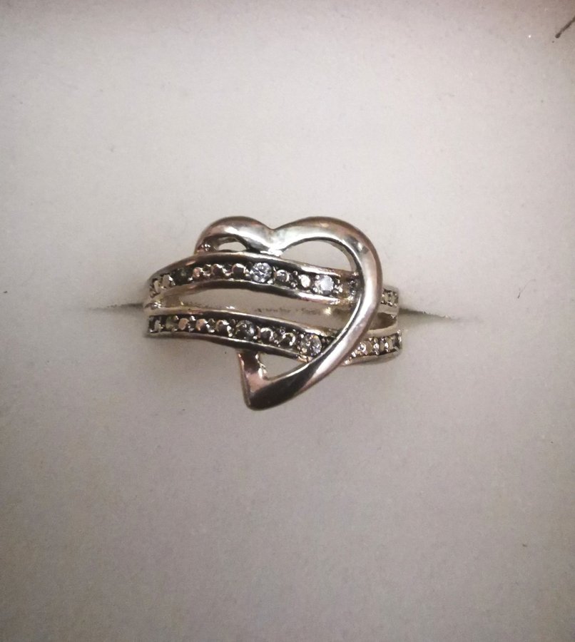 Gioiello Marimor Jewelry Taglie 5-10 Regolabile Anello Di Fidanzamento Largo In Acciaio Inox Con Zirconi 4,85 Carati - Taglie 5-10, Nuovo Con Etichette Ringhiera Acciaio Inox Esterno