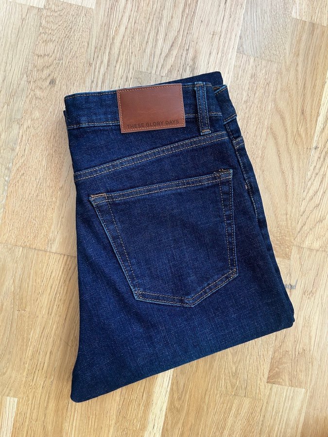 Alec Jeans Tiger Of Sweden Alex Se Produkter Som Liknar These