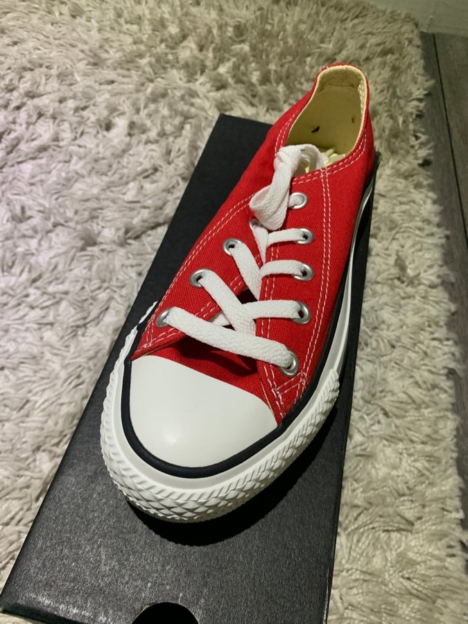 Se produkter som liknar Converse All Star stl 35 pa Tradera 641409742