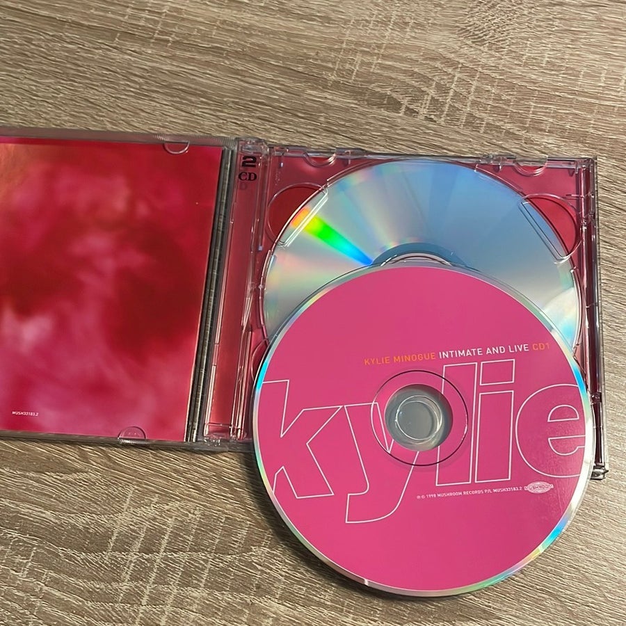 Kylie Minogue - Intimate and Live (2 CD) | Köp på Tradera (742038515)