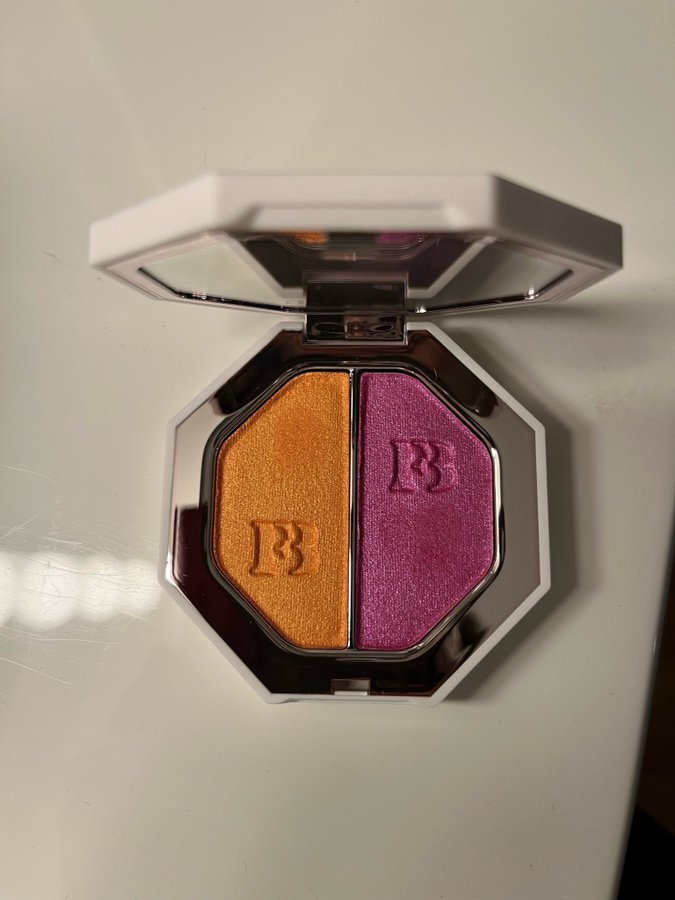 Se produkter som liknar Fenty Beauty Killawatt på Tradera