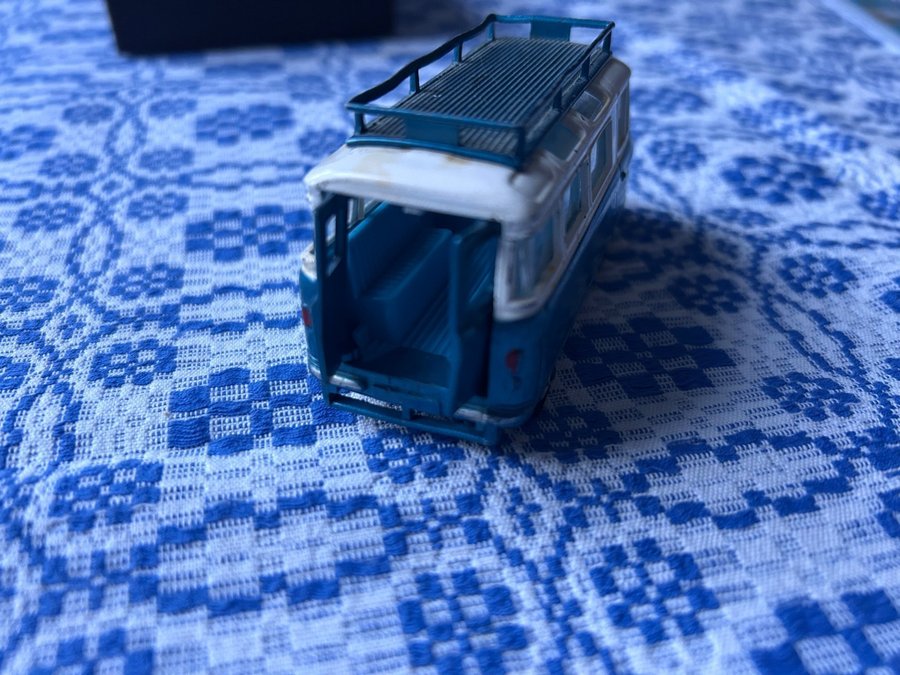 Se produkter som liknar Corgi Toys Commer Bus 2500 se.. på Tradera