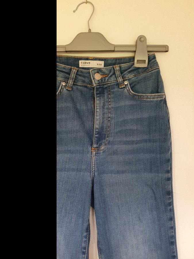 Se produkter som liknar Cubus blåa jeans, storlek S/32 på Tradera