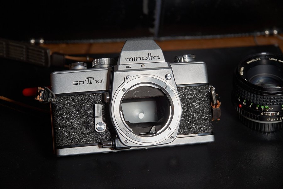 Minolta SRT-101 med ett Minolta MC Rokkor-PF 50.. | Köp på Tradera