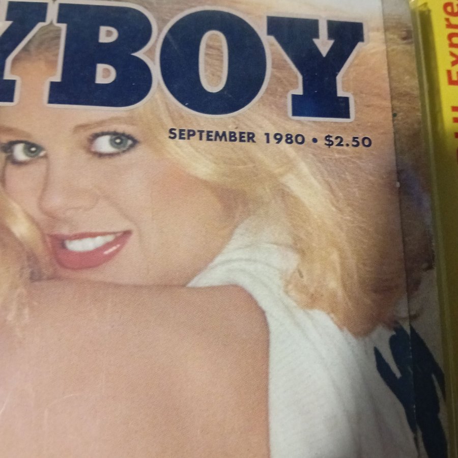 Playboydan super yalangoch suratlar Playboydan super yalangoch suratlar