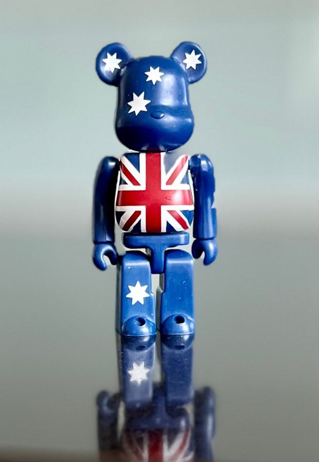 Medicom Bearbrick Series 7 / S7 2003 Flag Austr.. | Köp på Tradera
