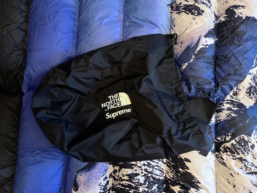 Supreme x The North Face Mountain Nupste Blanke.. | Köp på Tradera