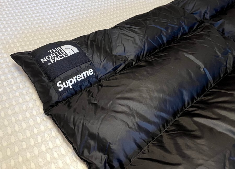 Supreme x The North Face Mountain Nupste Blanke.. | Köp på Tradera