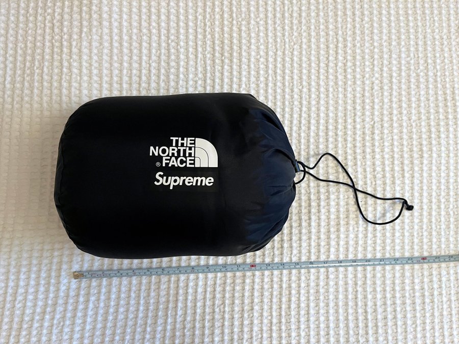 Supreme x The North Face Mountain Nupste Blanke.. | Köp på Tradera