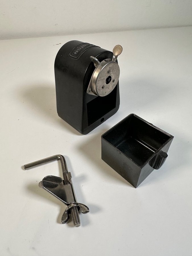 Black outlet pencil sharpener