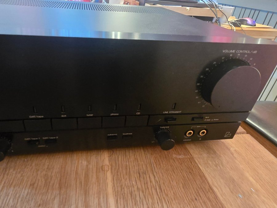 Amplificateur Intégré Luxman LV-112 - Occasion état Correct - Son Audiophile