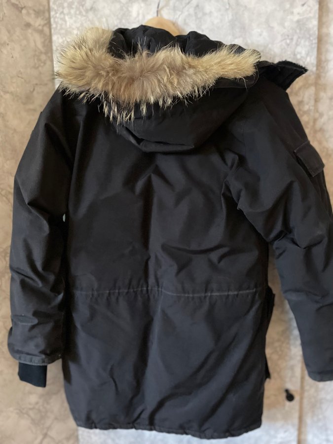 Se produkter som liknar Canada Goose Jacka Dam på Tradera (655476506)