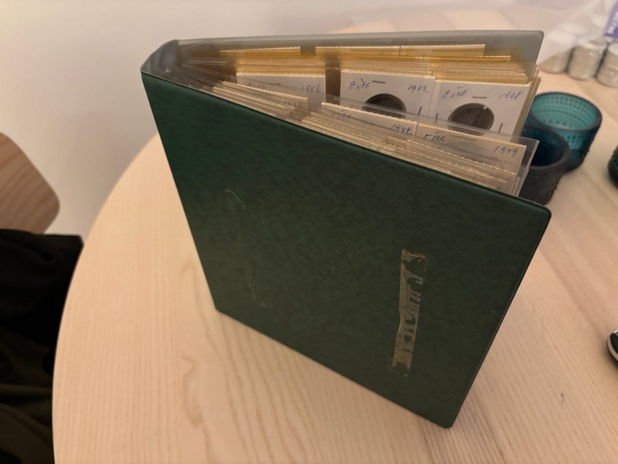 Samling av Äldre Mynt i Album Svenska | Köp på Tradera (711319762)