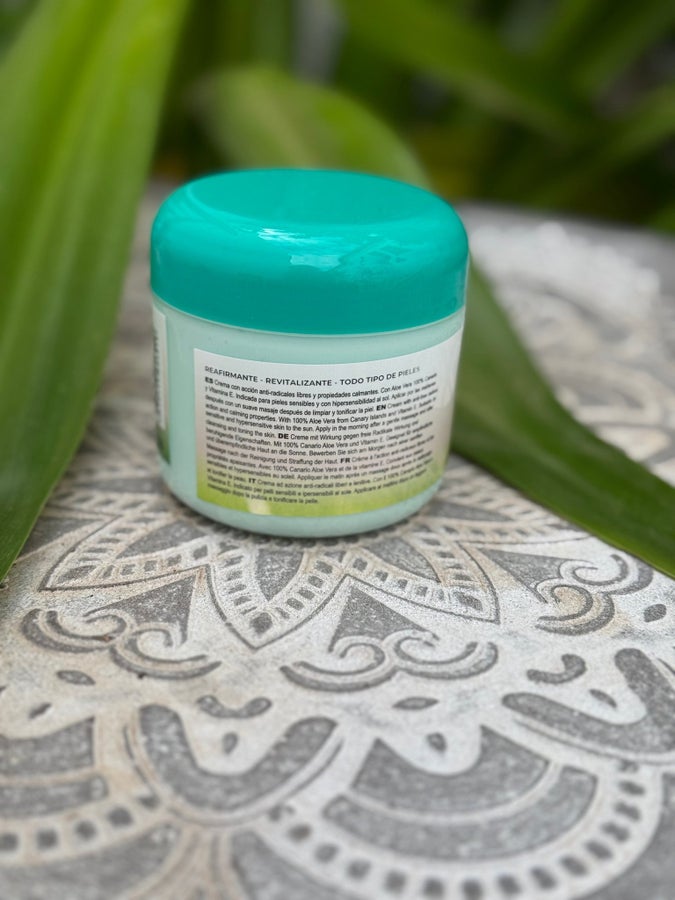 blue sun after sun aloe vera After-Sun Recovery Burn Relief Gel Skin Care – Panama Jack® main image 0