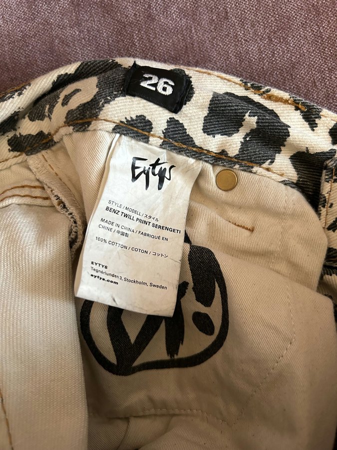 Se produkter som liknar Eytys Benz Twill Print Sereng p Tradera