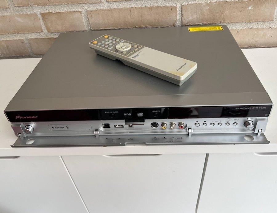 Se produkter som liknar Pioneer DVR-640H DVD Recorder.. på Tradera