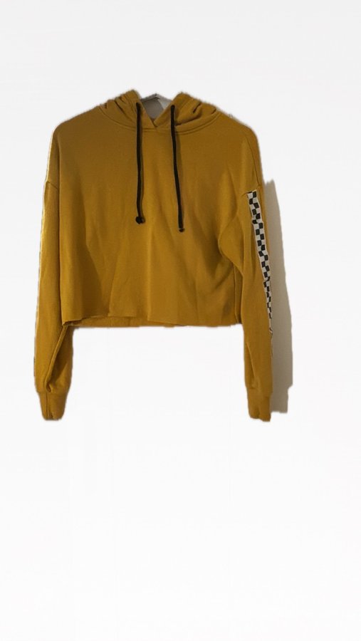 Se produkter som liknar Gul hoodie på Tradera (677040346)