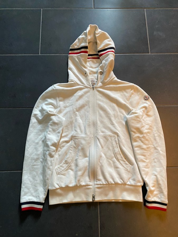 Se produkter som liknar Moncler vit hoodie på Tradera (690597677)