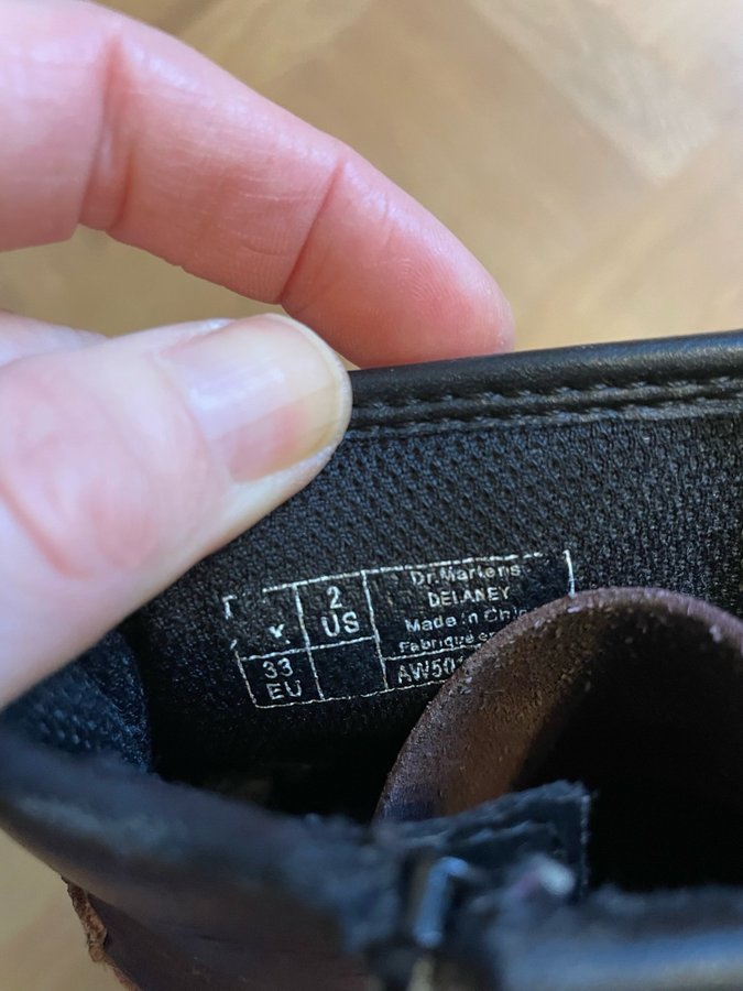 Dr martens delaney 33 hot sale