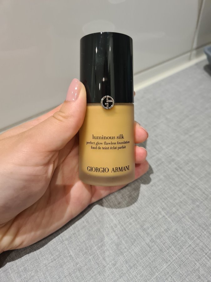 giorgio armani beauty luminous silk foundation