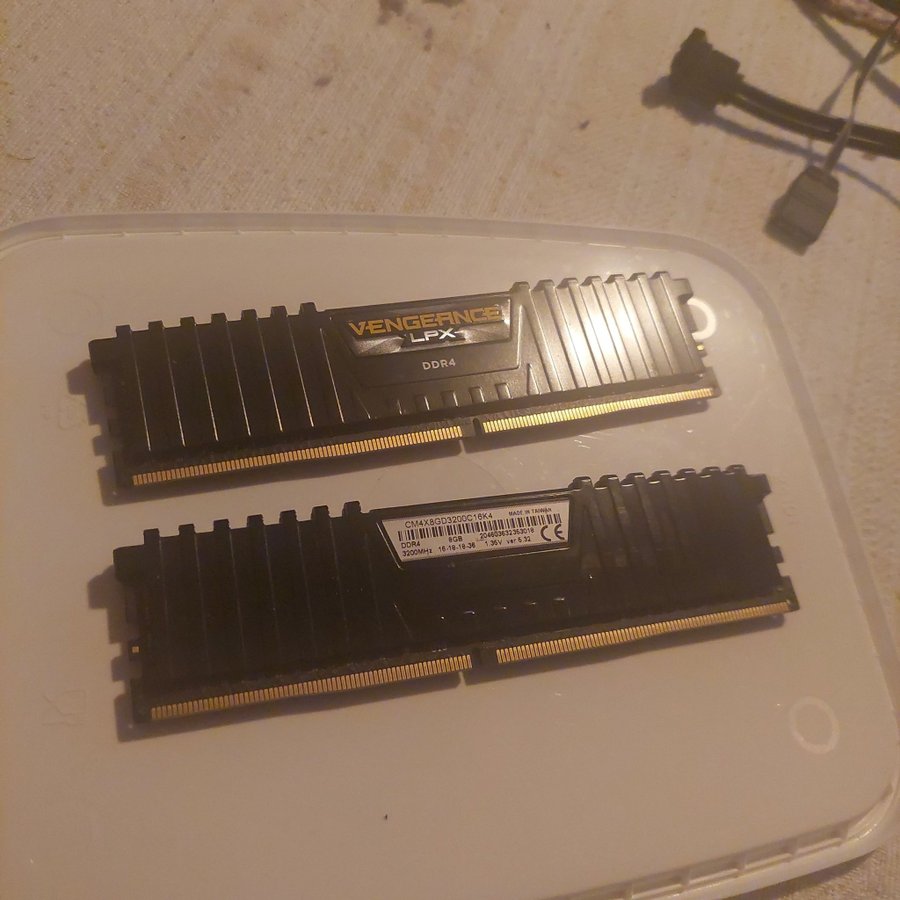 Corsair Vengeance LPX DDR4 3200MHz 16GB (2x8GB) Köp på Tradera