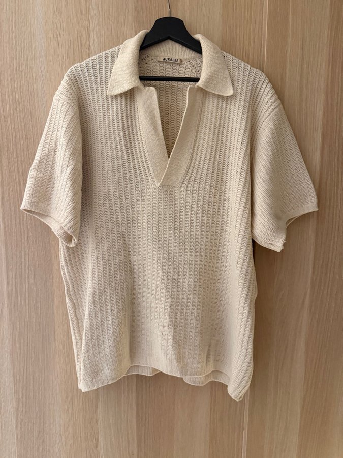 AURALEE Wool Rib Knit Skipper Polo Ecru | Köp på Tradera (728446786)