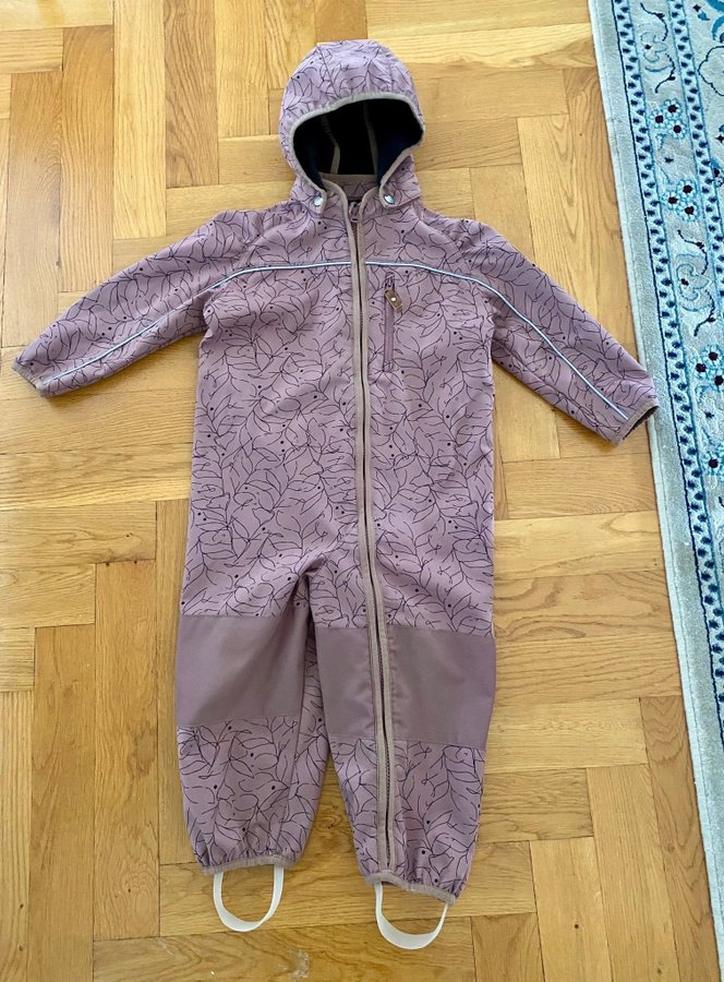 Se produkter som liknar Adventure by Pompdelux lila på Tradera