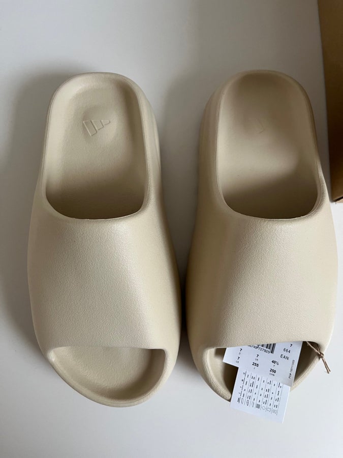 adidas gazelle silver green womens Adidas Yeezy Slide Salt main image 0