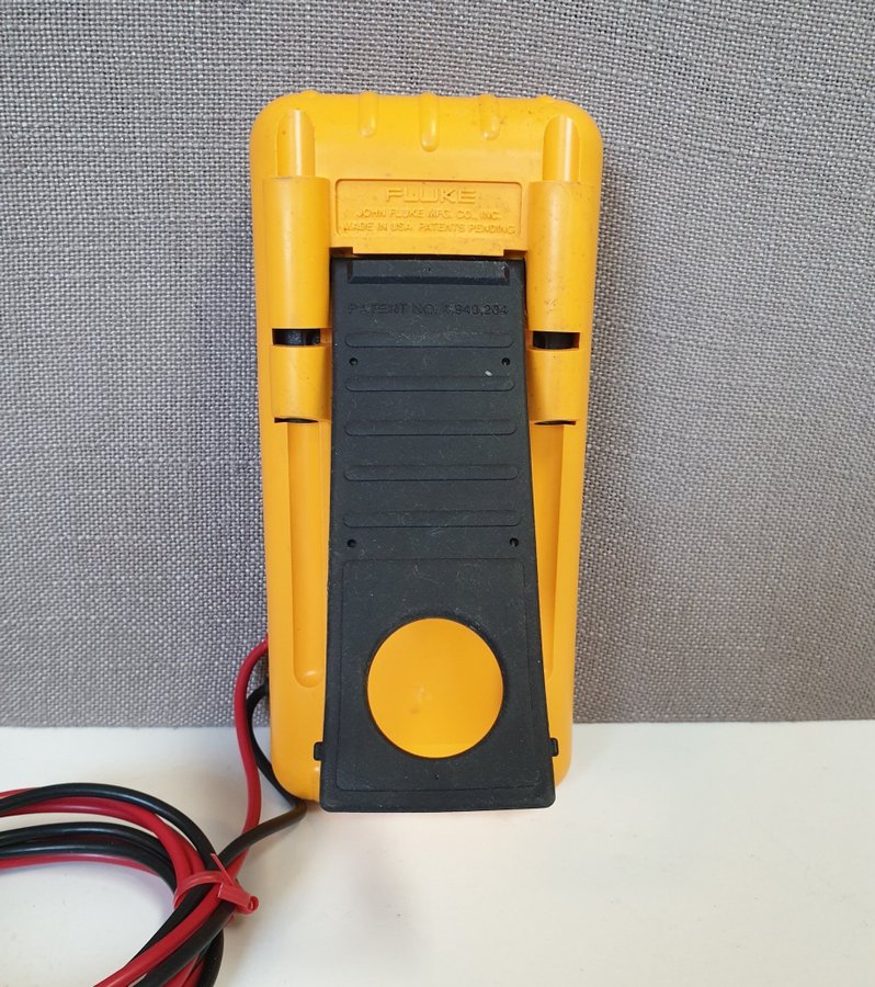 Se produkter som liknar Fluke 79 Series II Multimeter på Tradera