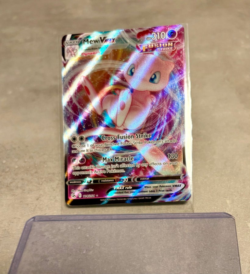 CARTA POKÉMON MEW VMAX Colpo Fusione 114/264 ultra rara mint full art CARTA POKÉMON MEW VMAX Colpo Fusione 114/264 ultra rara mint full art