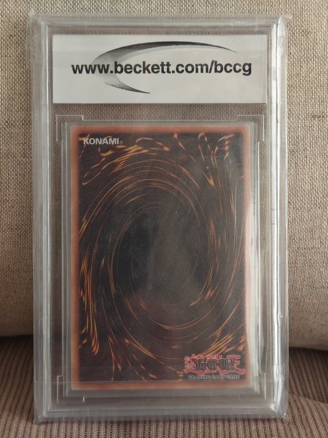Yu-Gi-Oh! Blue-Eyes White Dragon  Beckett BCCG.. | Kp p Tradera  (729105143)