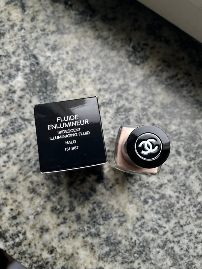 CHANEL FLUIDE ENLUMINEUR HALO フェイスカラー