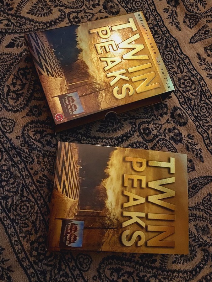 洋画・外国映画 TWIN PEAKS DEFINITIVE GOLD BOX EDITION Amazon.co.jp: Twin Peaks: Definitive Gold Box Edition [DVD