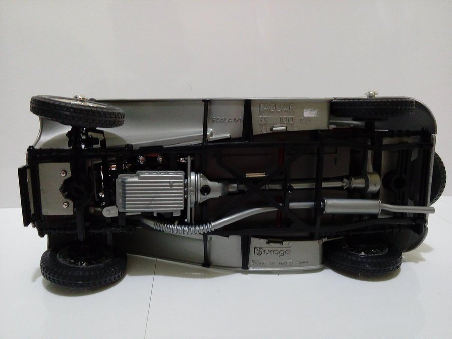 Miniature Burago 1/18 Jaguar SS 100 1937, Argent Métal, Dans Sa Boîte, Italie