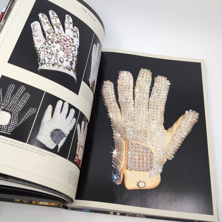 Se produkter som liknar The King of Style: Dressing M.. på Tradera